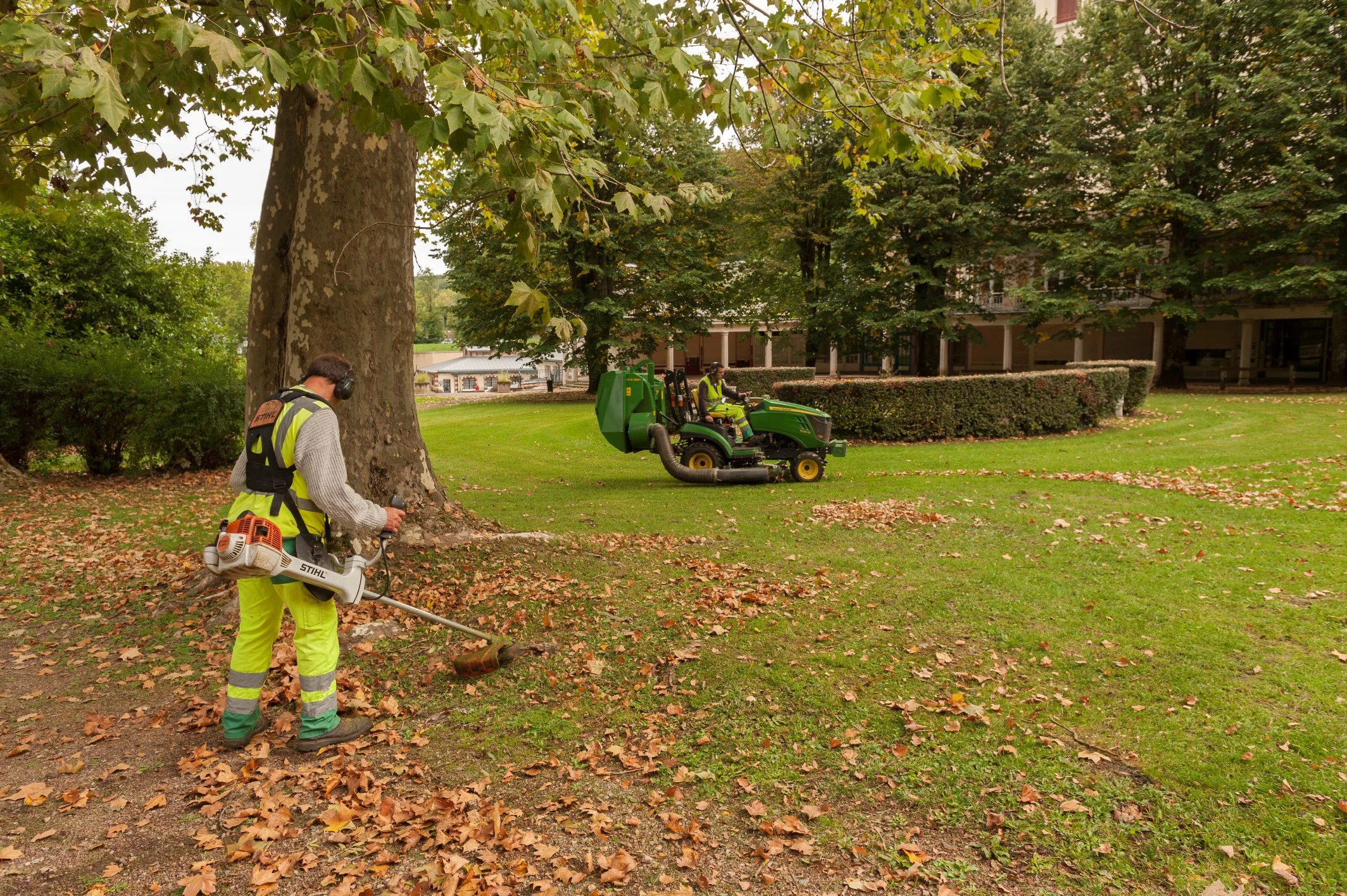 Entretien d'espaces verts pour entreprises dans le Loiret
